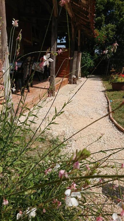 A La Poularde B&B Curciat-Dongalon الغرفة الصورة