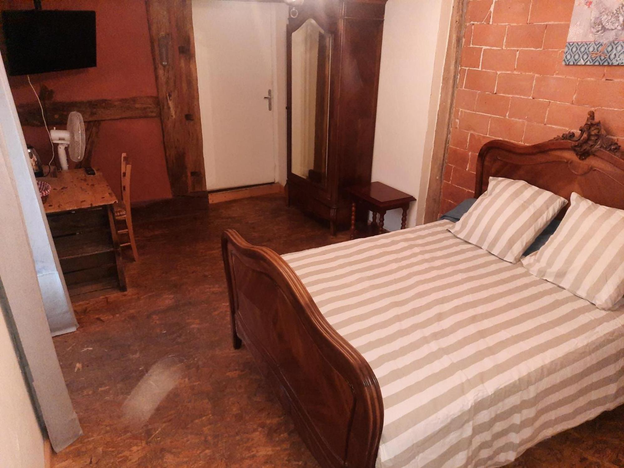 A La Poularde B&B Curciat-Dongalon الغرفة الصورة