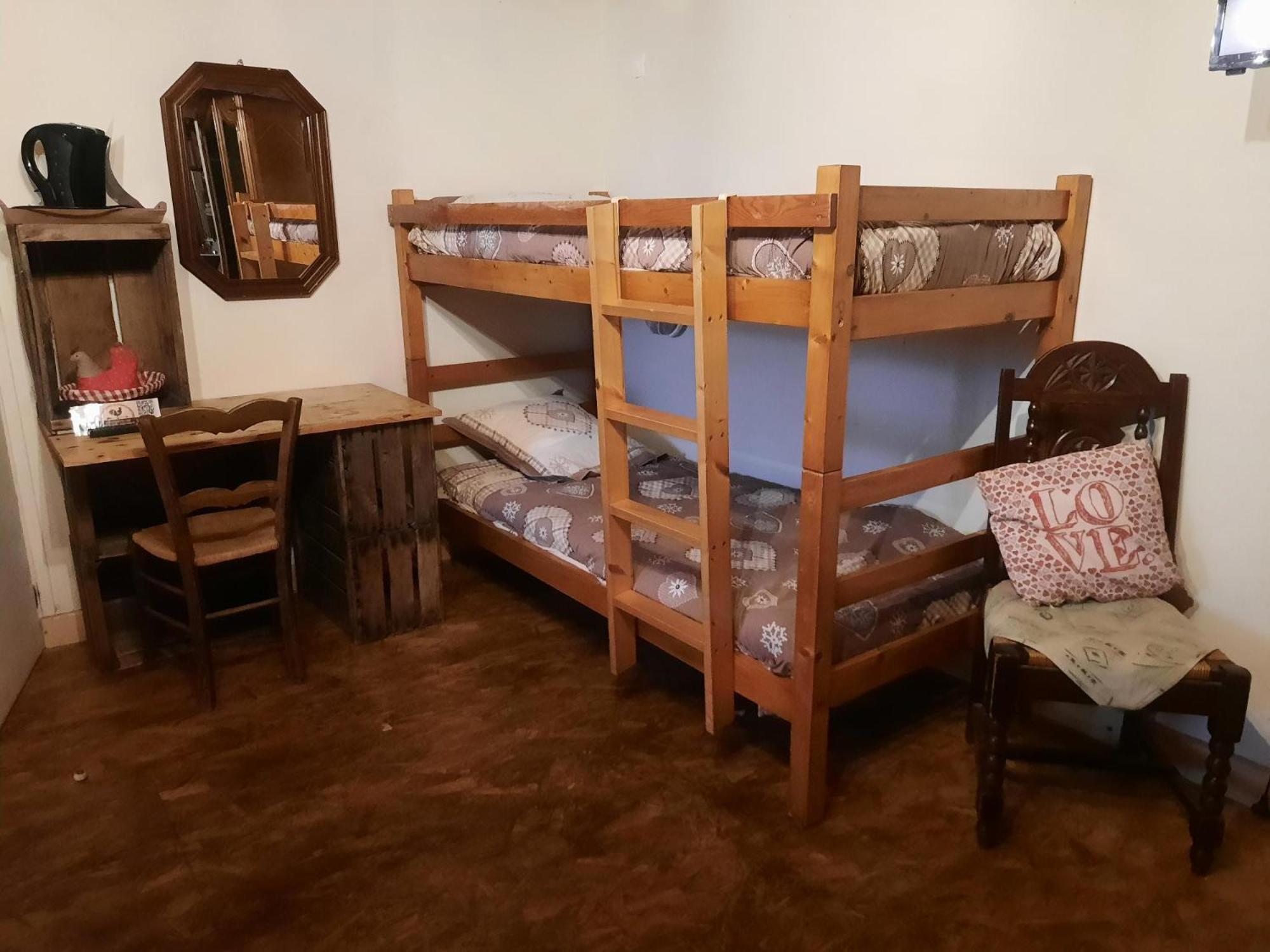 A La Poularde B&B Curciat-Dongalon الغرفة الصورة